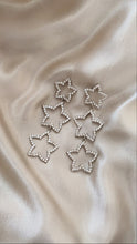 Load image into Gallery viewer, Shooting Stars Earrings
