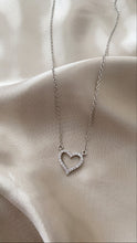 Load image into Gallery viewer, Heartthrob Necklace
